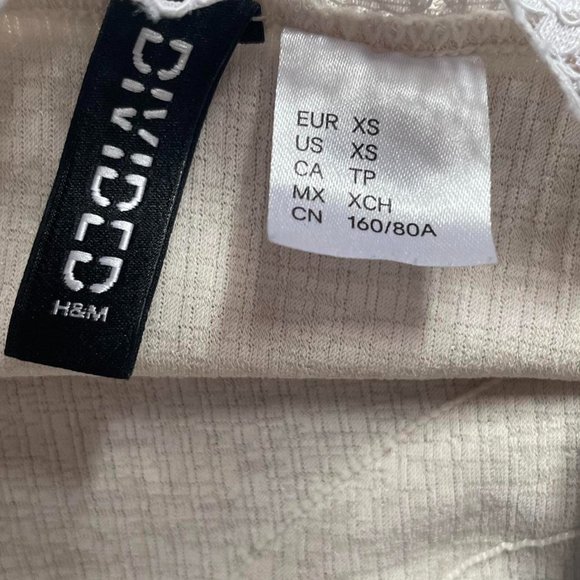 H&M Womens Cream and White Crop-top